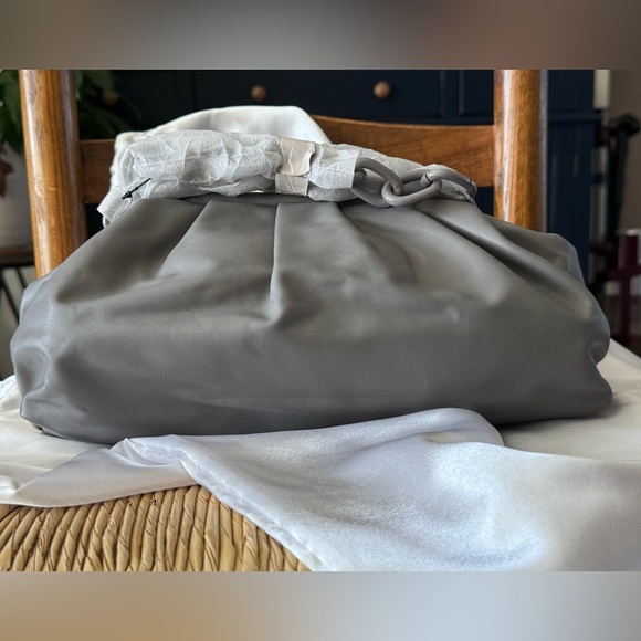 🖤 Badgley Mischka Gray Slouchy Shoulder Bag Soft Faux Leather Chain Strap NWT - Picture 7 of 13